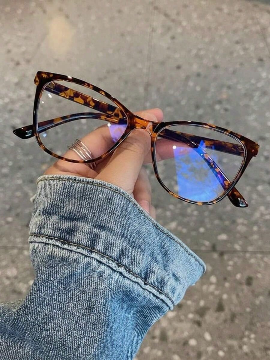 Women'S Y2K Accessories - A Pair Of Women's Tortoiseshell Cat-Eye