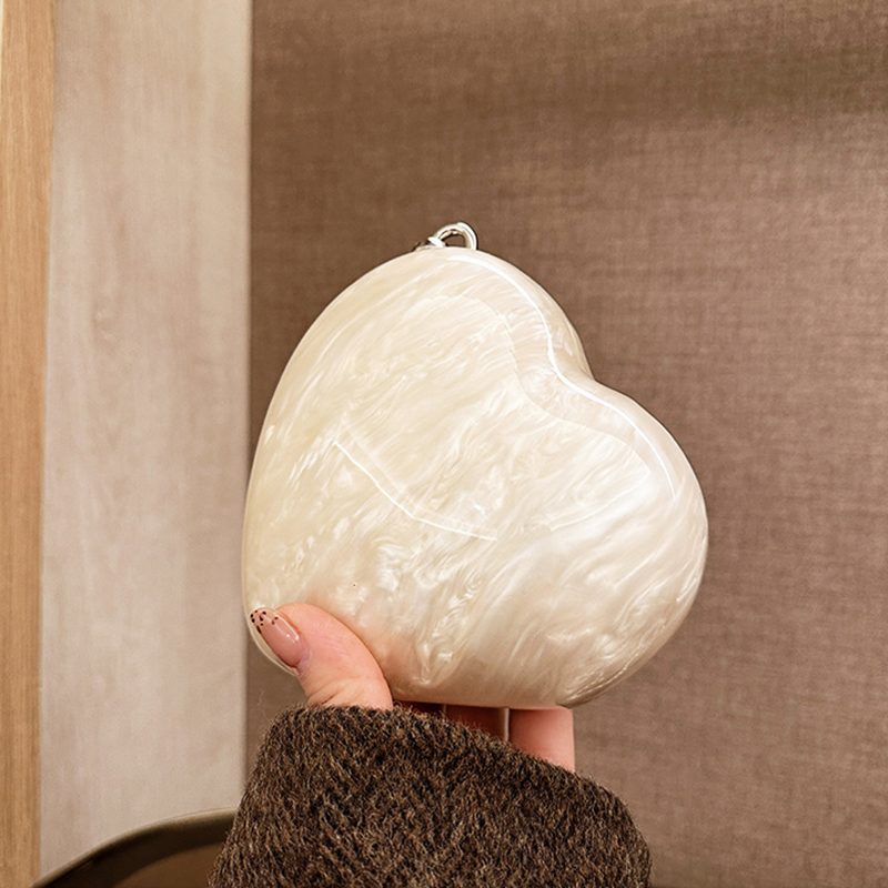 Designer Acrylic Hearts Clutch - Wallet Chain Bag บทวิจารณ์และราคา