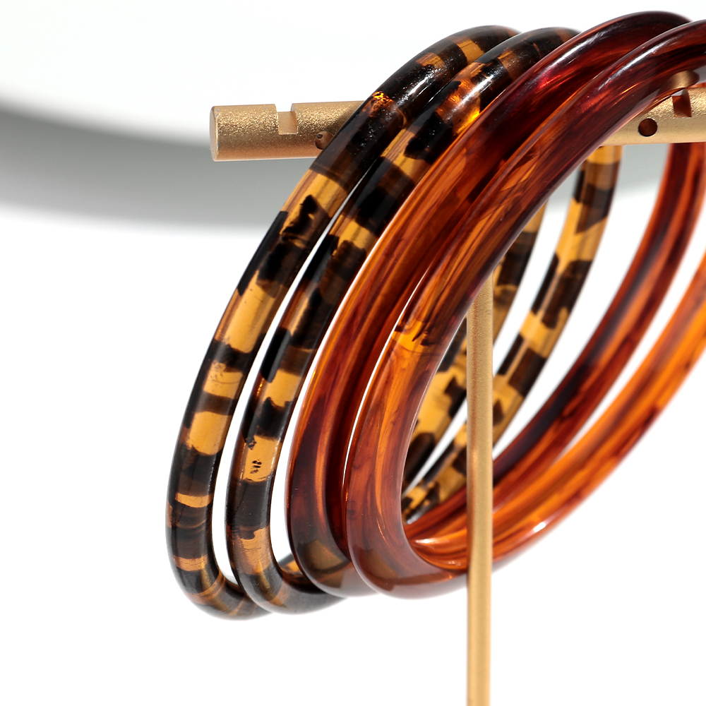 New Amber Leopard Thin Round A - Resin Bangle Bracelet บทวิจารณ์และราคา