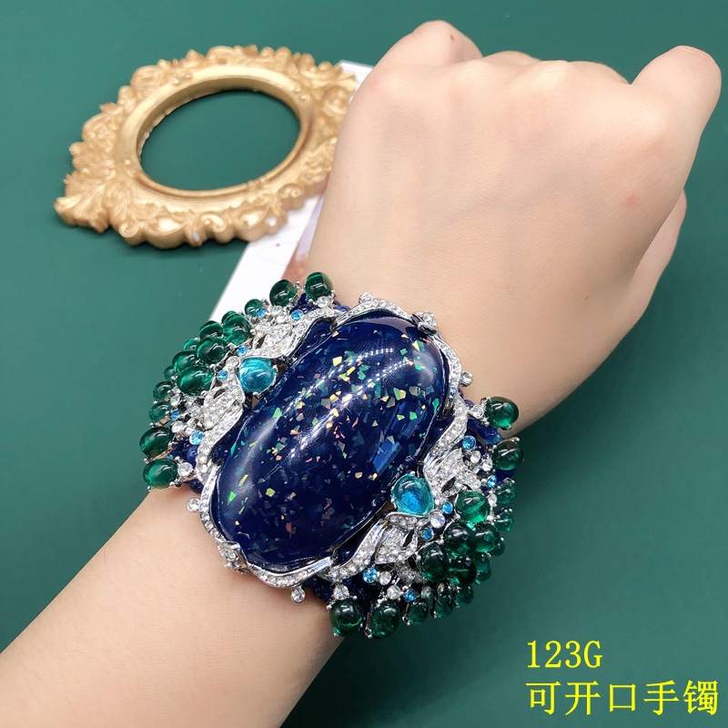Luxury Vintage Chunky Beaded B - Resin Bangle Bracelet บทวิจารณ์และราคา